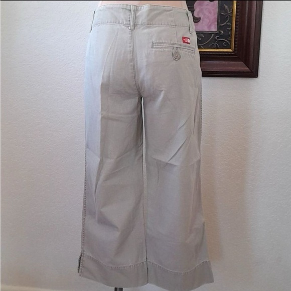 The North Face Wide-Leg Cropped Pants in Light Gray - Picture 2 of 6